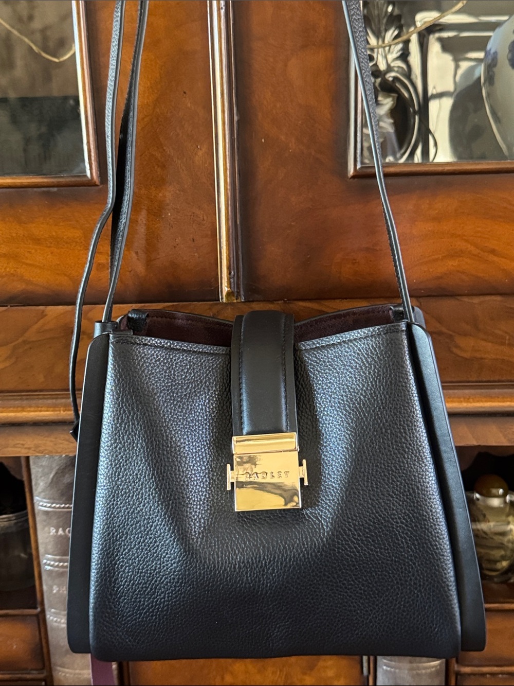 RADLEY LONDON Black Pebbled Leather Shoulder Bag with Gold Hardware